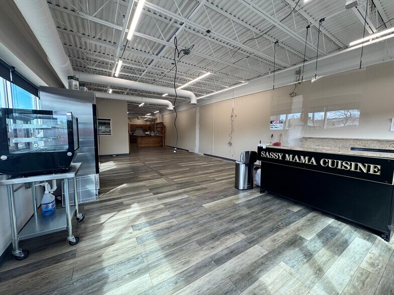 132 Mendon Rd, Cumberland, RI à louer - Photo de l’immeuble – Image 2 sur 17