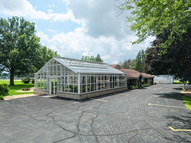 1126 E State St, Sycamore, IL à louer - Photo de l’immeuble – Image 2 sur 37