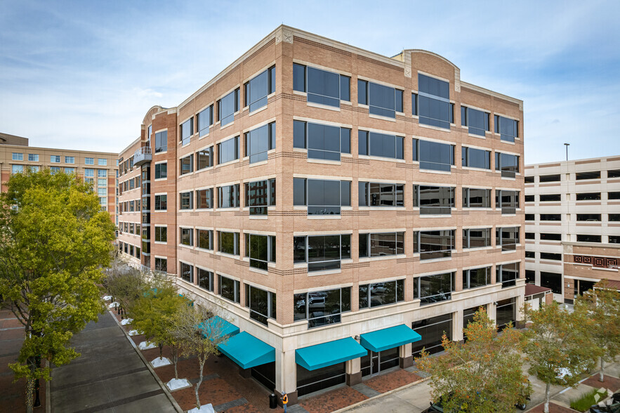 2277 Plaza Dr, Sugar Land, TX à louer - Photo de l’immeuble – Image 3 sur 7