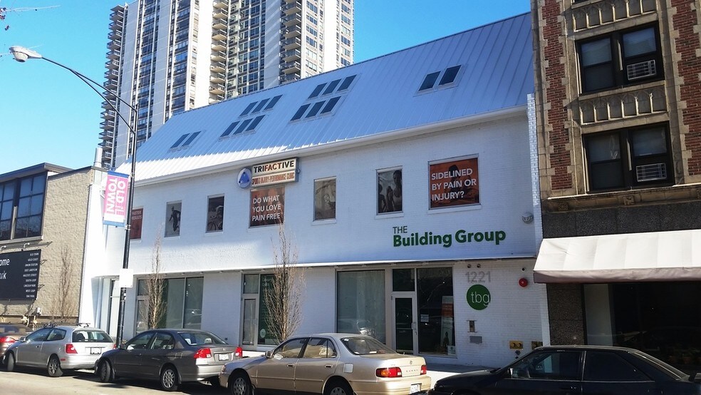 1221 N LaSalle Blvd, Chicago, IL à louer - Photo de l’immeuble – Image 2 sur 15
