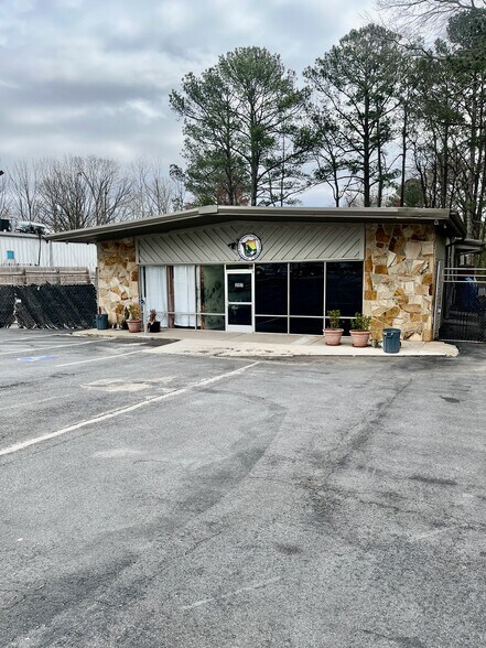 3597 Lawrenceville Hwy, Tucker, GA à vendre - Photo de l’immeuble – Image 1 sur 13