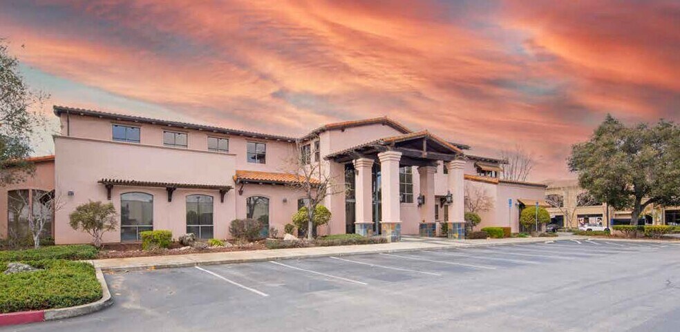 8000 Santa Teresa Blvd, Gilroy, CA à louer - Photo de l’immeuble – Image 2 sur 8