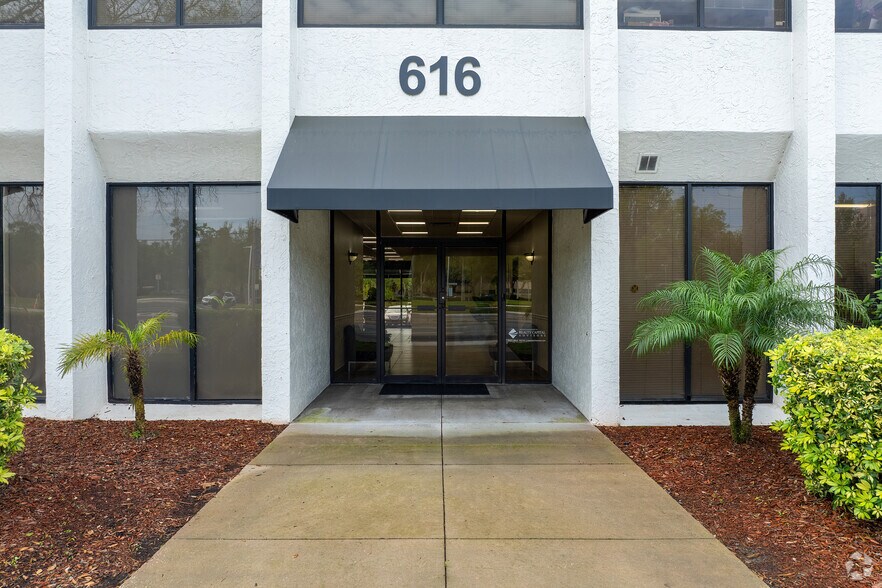 616 E Altamonte Dr, Altamonte Springs, FL à louer - Photo de l’immeuble – Image 3 sur 9