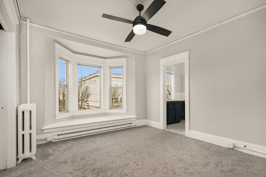 2501 Colby Ave, Everett, WA à vendre - Photo de l’immeuble – Image 2 sur 13