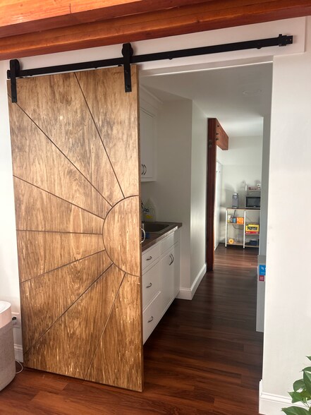 1049 Main St, West Barnstable, MA à louer - Photo intérieure – Image 3 sur 5