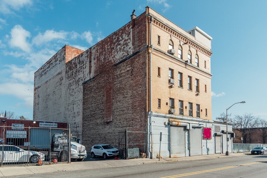 622 Communipaw Ave, Jersey City, NJ à vendre - Photo de l’immeuble – Image 3 sur 4