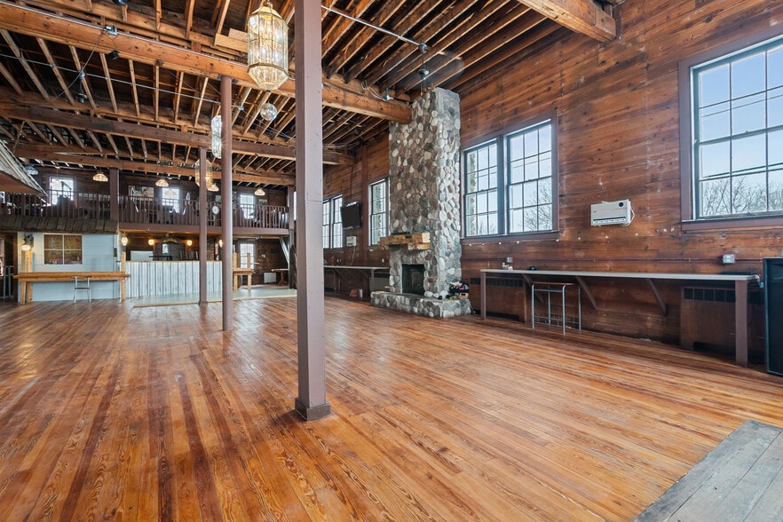 105 N Broadway St, Cassopolis, MI à vendre - Photo intérieure – Image 3 sur 7