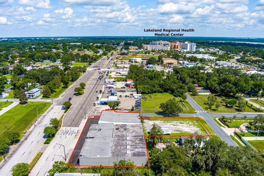 841 N Florida Ave, Lakeland, FL à louer - Photo de l’immeuble – Image 2 sur 19
