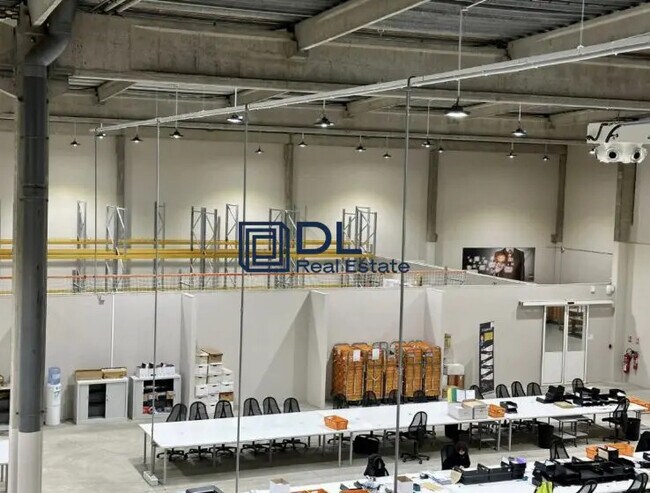 Plus de détails pour Bureau, Industriel/Logistique à louer