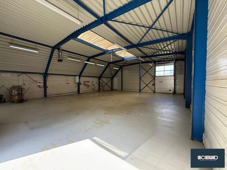 Industriel/Logistique dans Ronchin à louer - Photo de l’immeuble – Image 2 sur 6