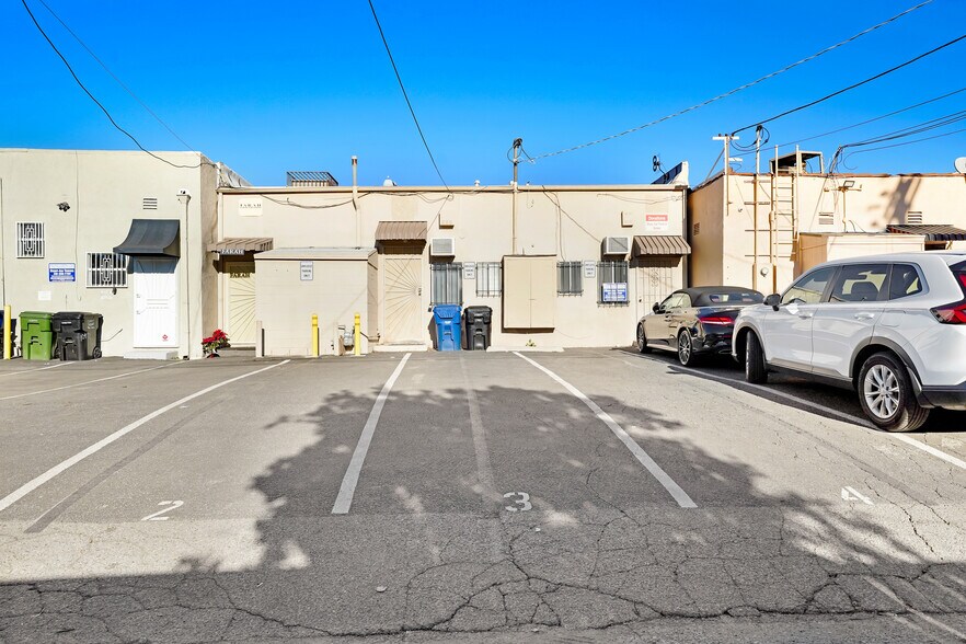 10918 W Pico Blvd, Los Angeles, CA à louer - Photo de l’immeuble – Image 3 sur 8