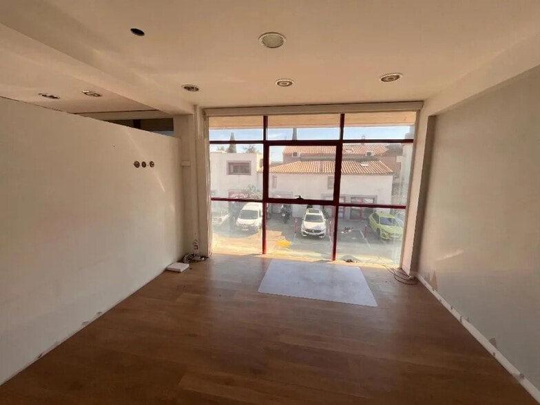 Bureau dans Ollioules à vendre - Photo de l’immeuble – Image 3 sur 9