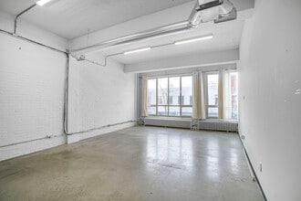 6525 Boul Saint-Laurent, Montréal, QC à louer Photo intérieure– Image 2 sur 11