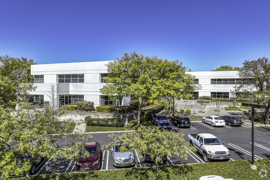 2240 Douglas Blvd, Roseville, CA à louer - Photo de l’immeuble – Image 3 sur 6