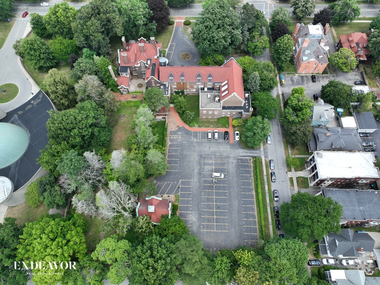 693 East Ave, Rochester, NY à louer - Photo de l’immeuble – Image 3 sur 4