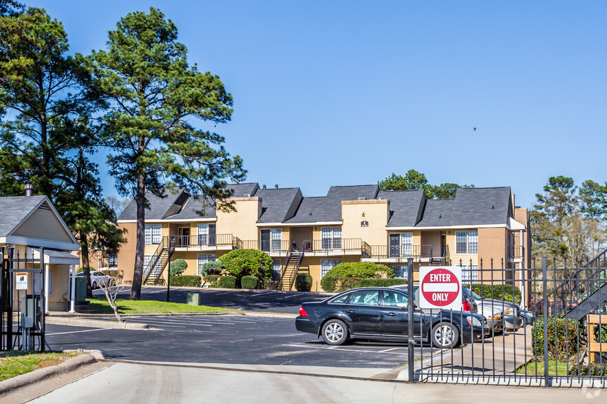 5660 S Lakeshore Dr, Shreveport, LA à vendre - Photo principale – Image 1 sur 46