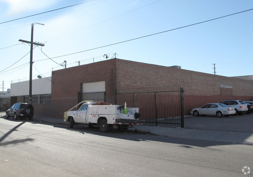 1540 E 25th St, Los Angeles, CA à vendre - Photo de l’immeuble – Image 2 sur 5