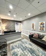 1712 Eastwood Rd, Wilmington, NC à louer Hall d’entrée– Image 2 sur 5