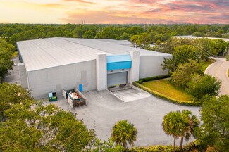 Plus de détails pour 541 NW Interpark Pl, Port Saint Lucie, FL - Industriel/Logistique à vendre