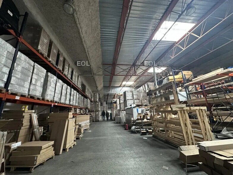 Industriel/Logistique dans Vitrolles à louer - Photo de l’immeuble – Image 2 sur 6