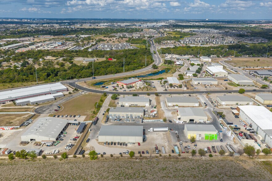 13405 Immanuel Rd, Pflugerville, TX à louer - Photo de l’immeuble – Image 3 sur 13