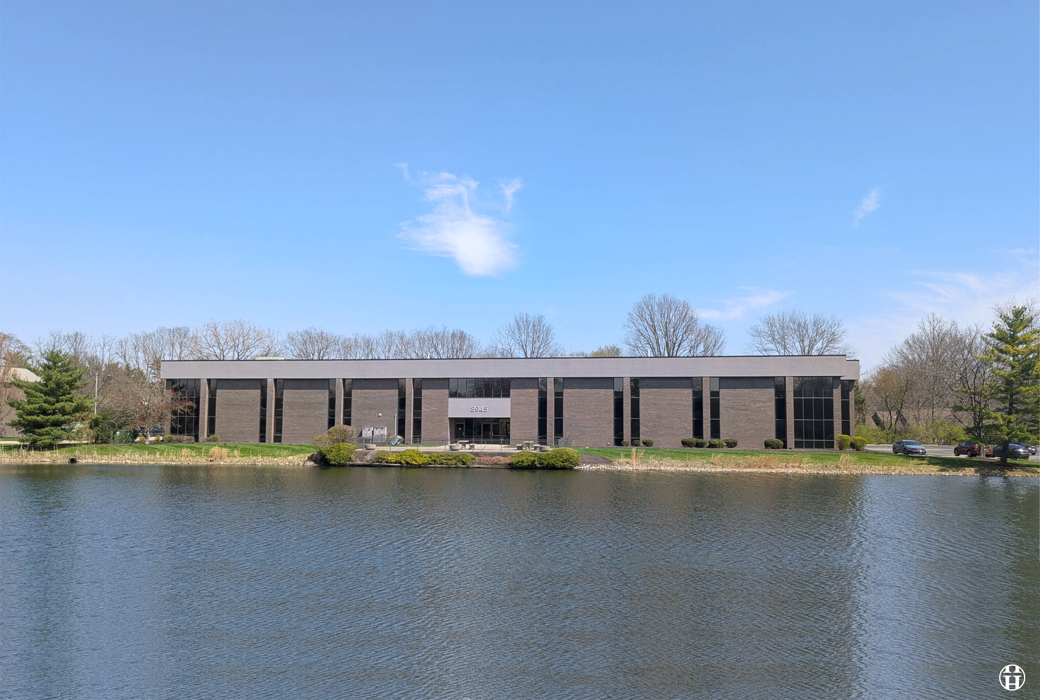 8945 N Meridian St, Indianapolis, IN à louer Photo de l’immeuble– Image 1 sur 5