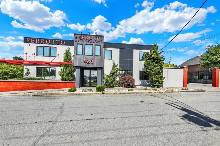 426 Warren St, Reading, PA à vendre - Photo de l’immeuble – Image 2 sur 48
