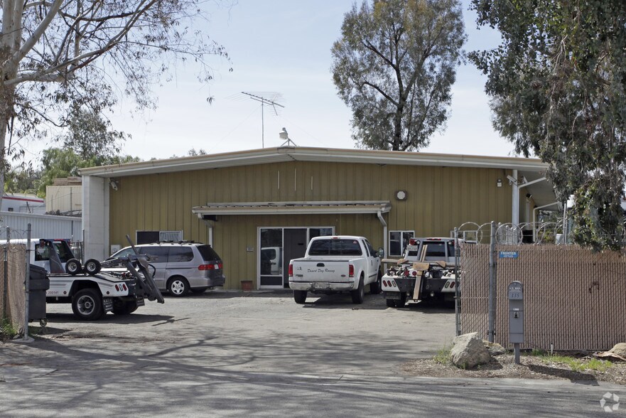 135-215 Engel St, Escondido, CA à louer - Photo de l’immeuble – Image 1 sur 3