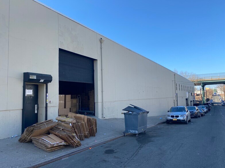 4605B Bullard Ave, Bronx, NY à louer - Photo de l’immeuble – Image 1 sur 5