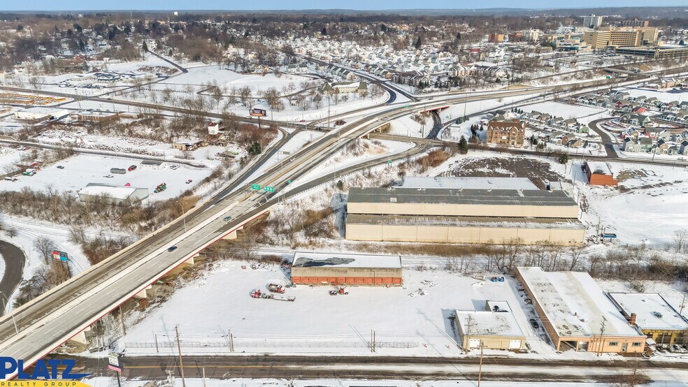 1005 W Rayen Ave, Youngstown, OH à louer - Photo principale – Image 1 sur 5