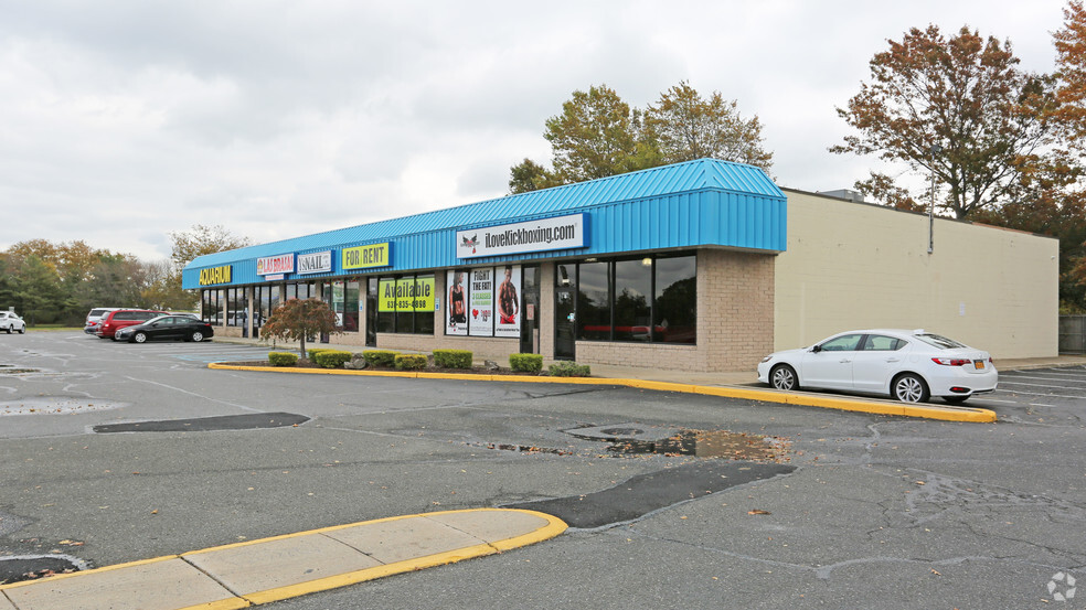 1746-1766 Sunrise Hwy, Bay Shore, NY à louer - Photo de l’immeuble – Image 1 sur 3