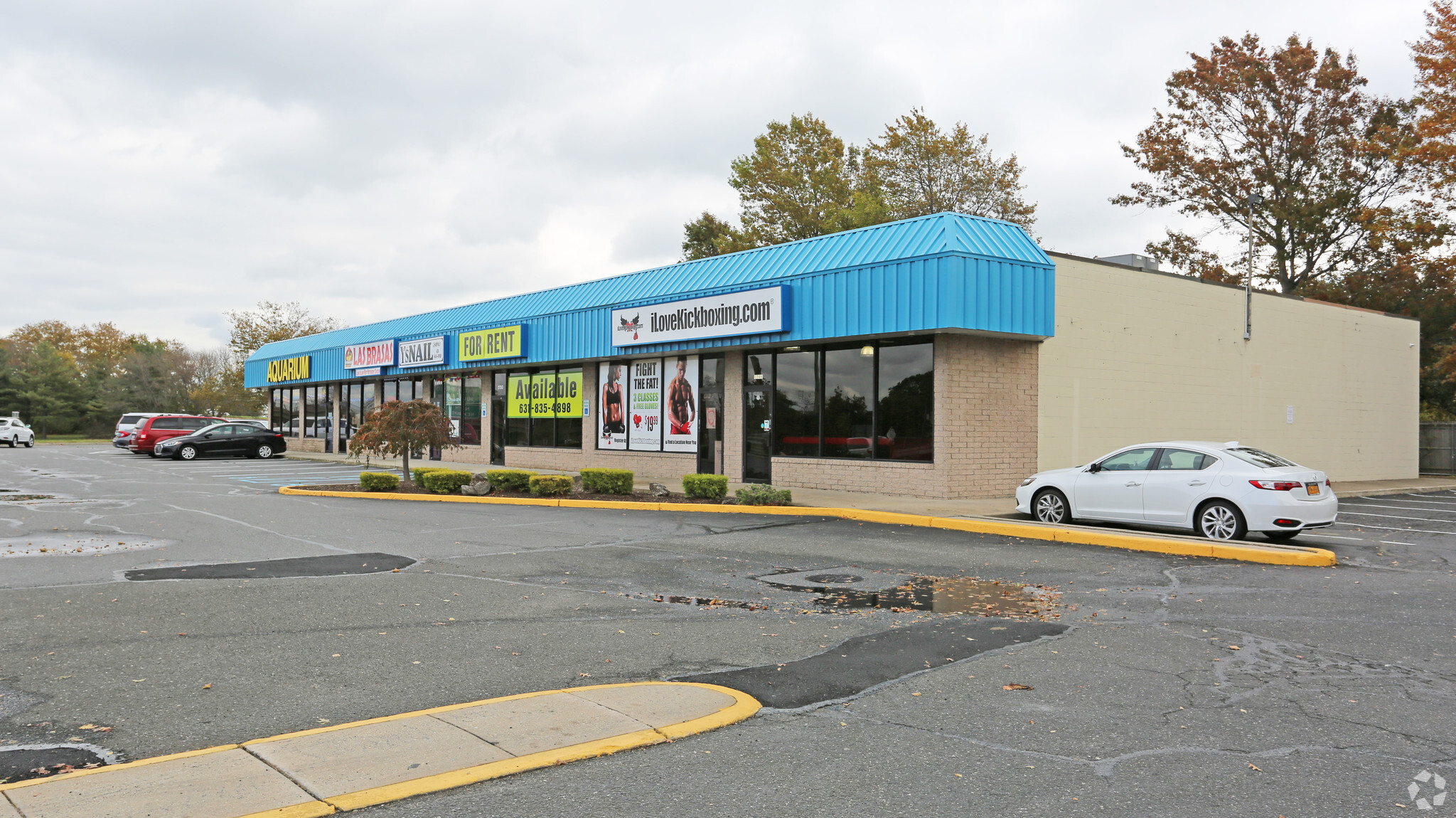 1746-1766 Sunrise Hwy, Bay Shore, NY à louer Photo de l’immeuble– Image 1 sur 4