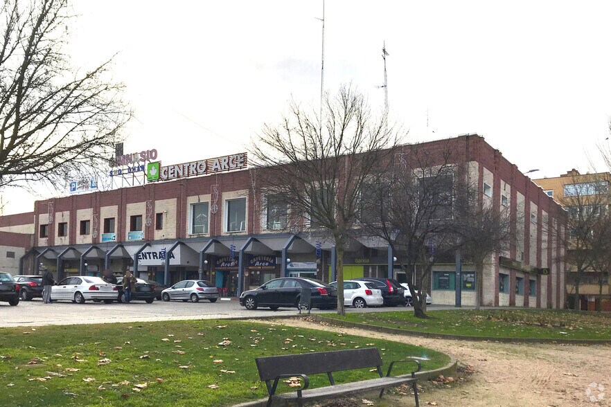 Calle Cid Campeador, 7, Móstoles, Madrid à louer - Photo de l’immeuble – Image 2 sur 2