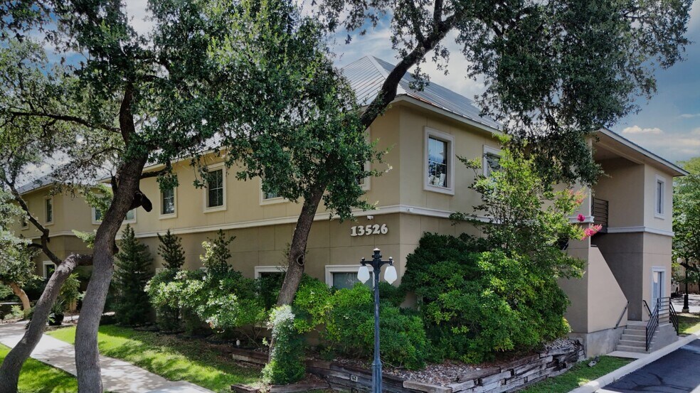 13526 George Rd, San Antonio, TX à louer - Photo de l’immeuble – Image 2 sur 19