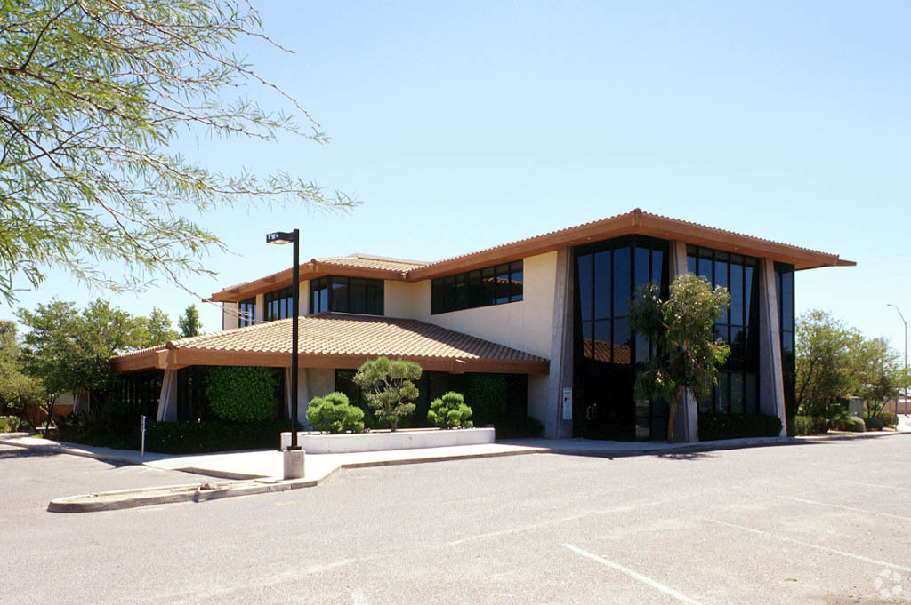 2610 E University Dr, Mesa, AZ à louer Photo de l’immeuble– Image 1 sur 3