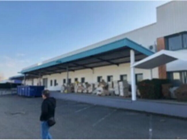 Plus de détails pour Industriel/Logistique à louer