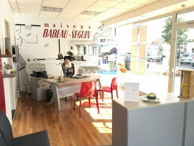 Local commercial dans Périgueux à louer - Photo de l’immeuble – Image 3 sur 3