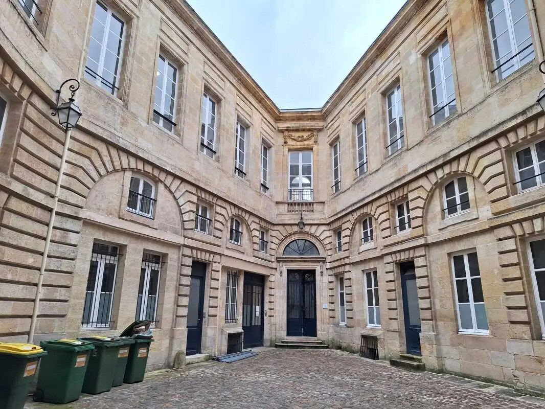 Bureau dans Bordeaux à louer Photo de l’immeuble– Image 1 sur 10