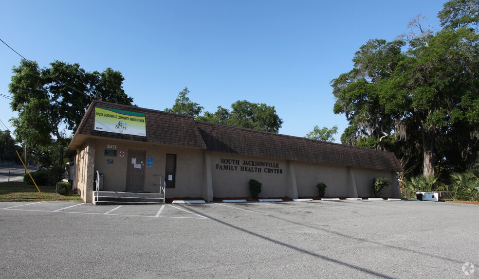 1736 University Blvd S, Jacksonville, FL à louer - Photo principale – Image 1 sur 37