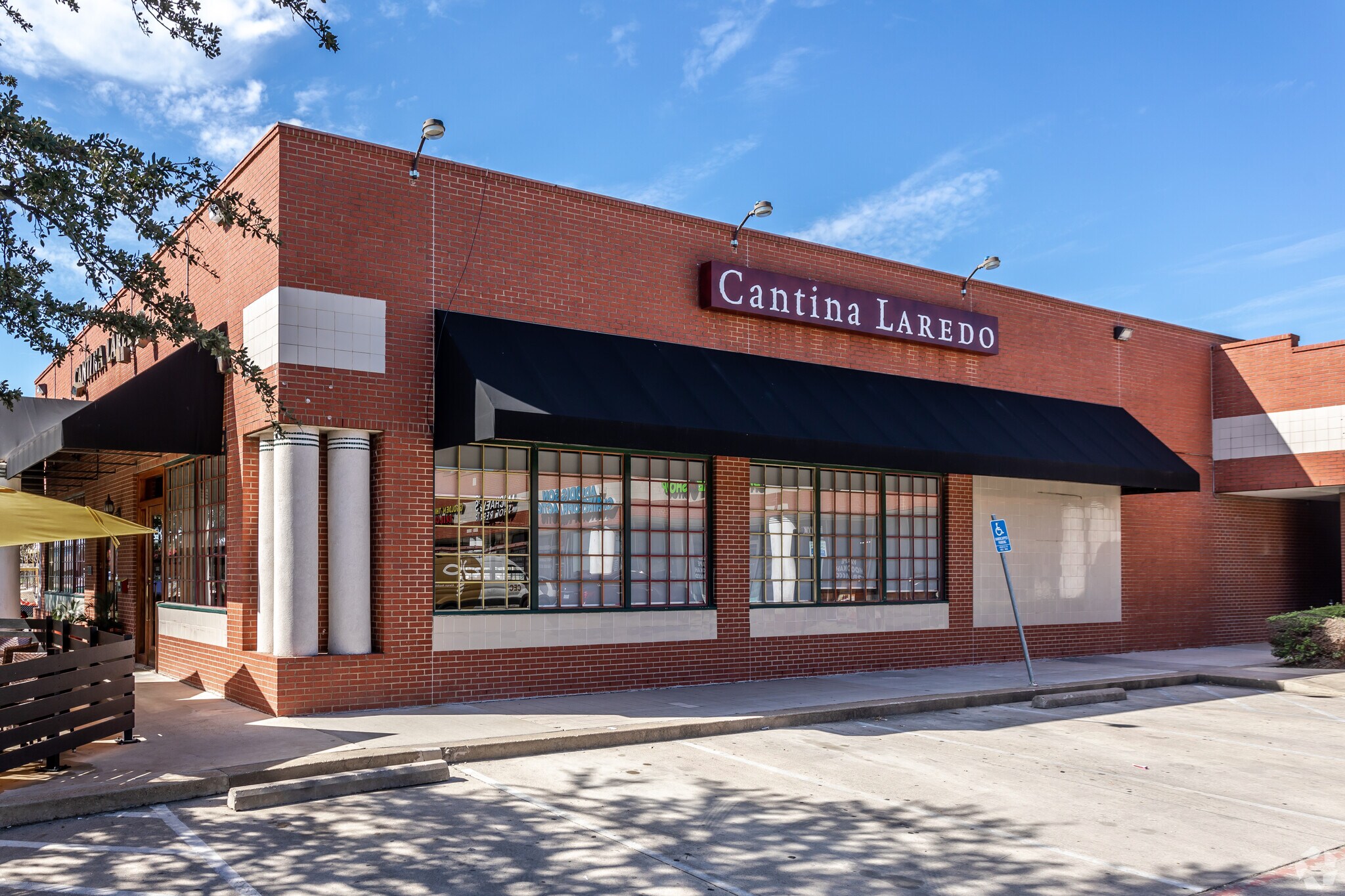 4546 Belt Line Rd, Addison, TX à louer Photo de l’immeuble– Image 1 sur 10