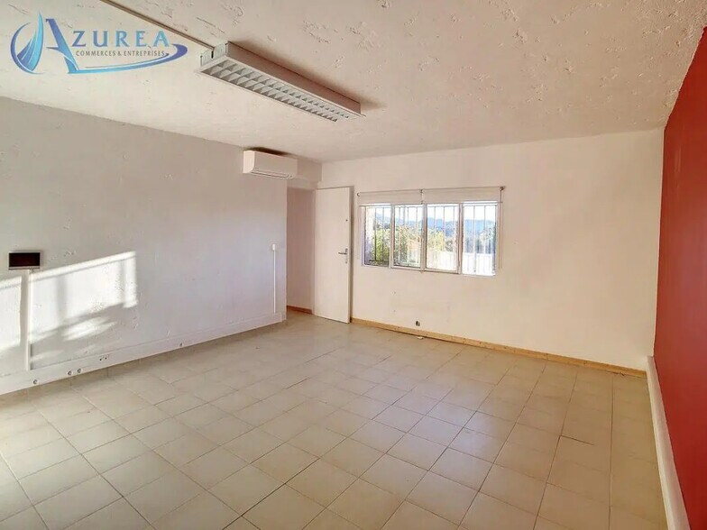 Bureau dans La Gaude à louer - Photo de l’immeuble – Image 3 sur 5