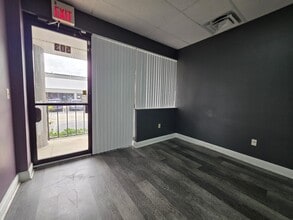 2570-2580 N Powerline Rd, Pompano Beach, FL à louer Photo intérieure– Image 2 sur 12