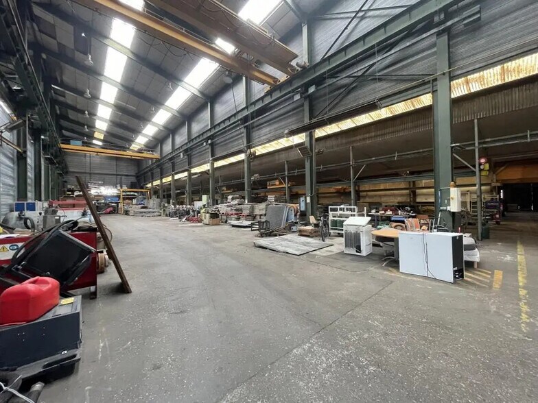 Local d'activités dans VERNEUIL D'AVRE ET D'ITON à vendre - Photo de l’immeuble – Image 1 sur 13