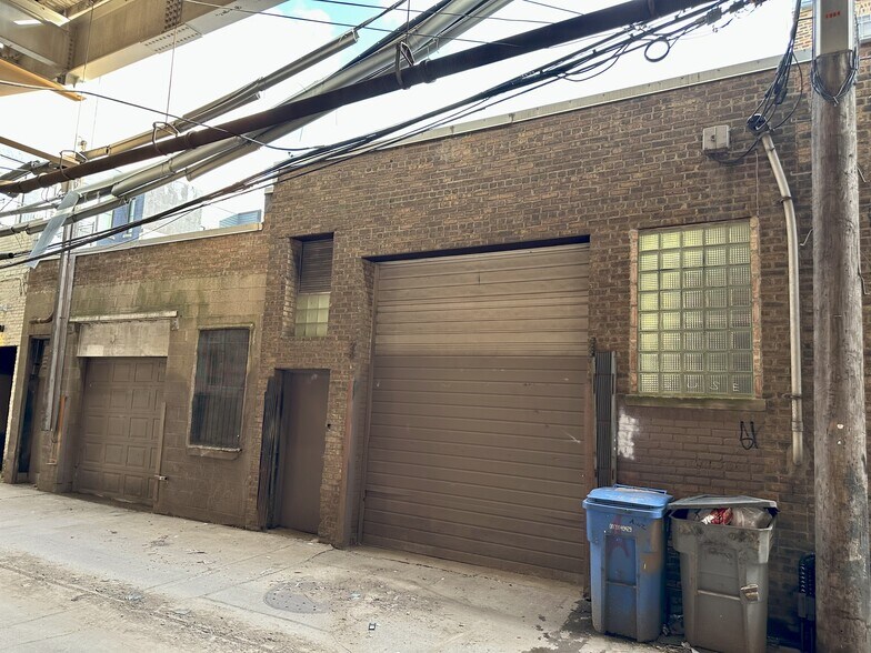 Mixed-Use Property Wicker Park portefeuille de 2 biens à vendre sur LoopNet.fr - Photo de l’immeuble – Image 2 sur 22