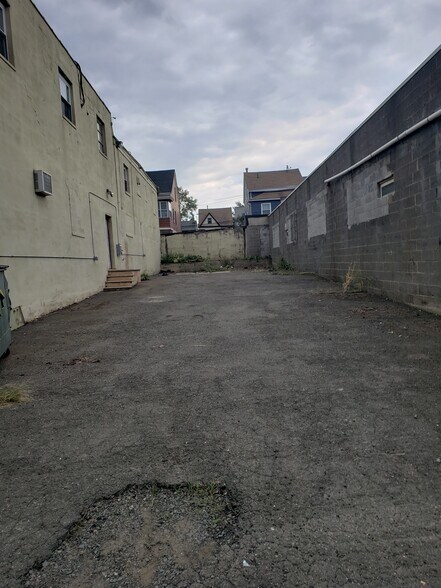 5 E 12th St, Paterson, NJ à louer - Photo de l’immeuble – Image 2 sur 12
