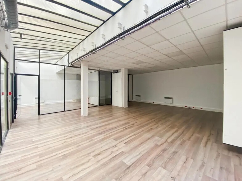 Bureau dans Paris à louer - Photo de l’immeuble – Image 3 sur 9