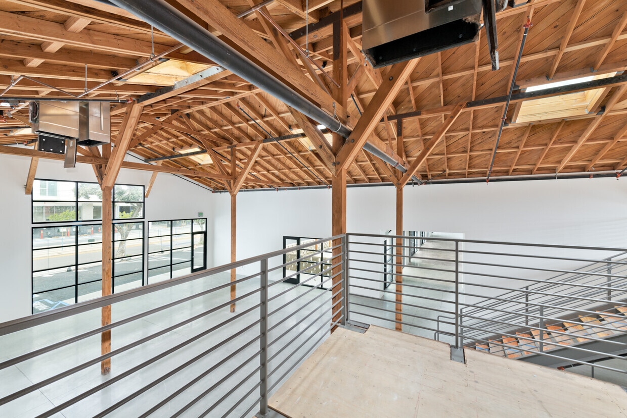 1600 Lincoln Blvd, Santa Monica, CA à louer Photo de l’immeuble– Image 1 sur 11