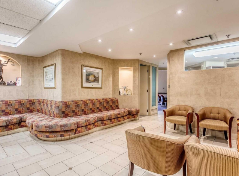 1018 Finch Ave, Toronto, ON à vendre - Photo intérieure – Image 3 sur 7