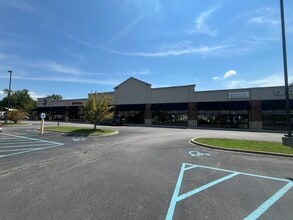 5560 IN-62, Jeffersonville, IN à louer Photo de l’immeuble– Image 2 sur 8