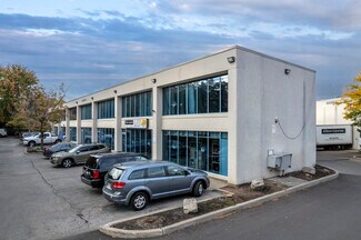 Plus de détails pour 130 Industry St, Toronto, ON - Local d’activités à vendre